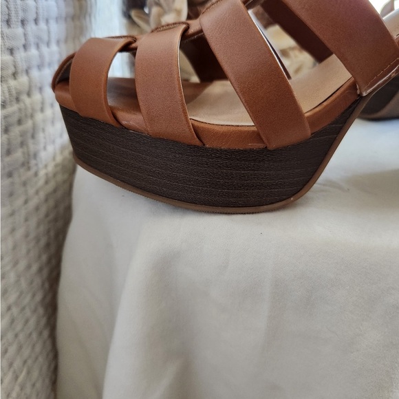 Torrid Tan Strappy Sandals - Picture 11 of 16